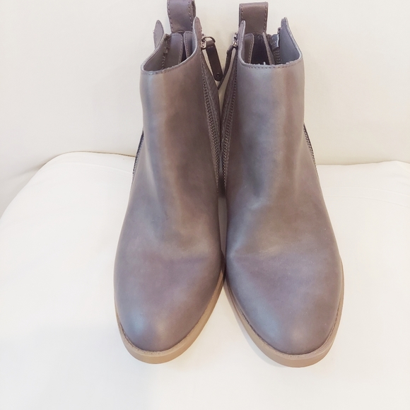 DV Booties - Picture 3 of 8